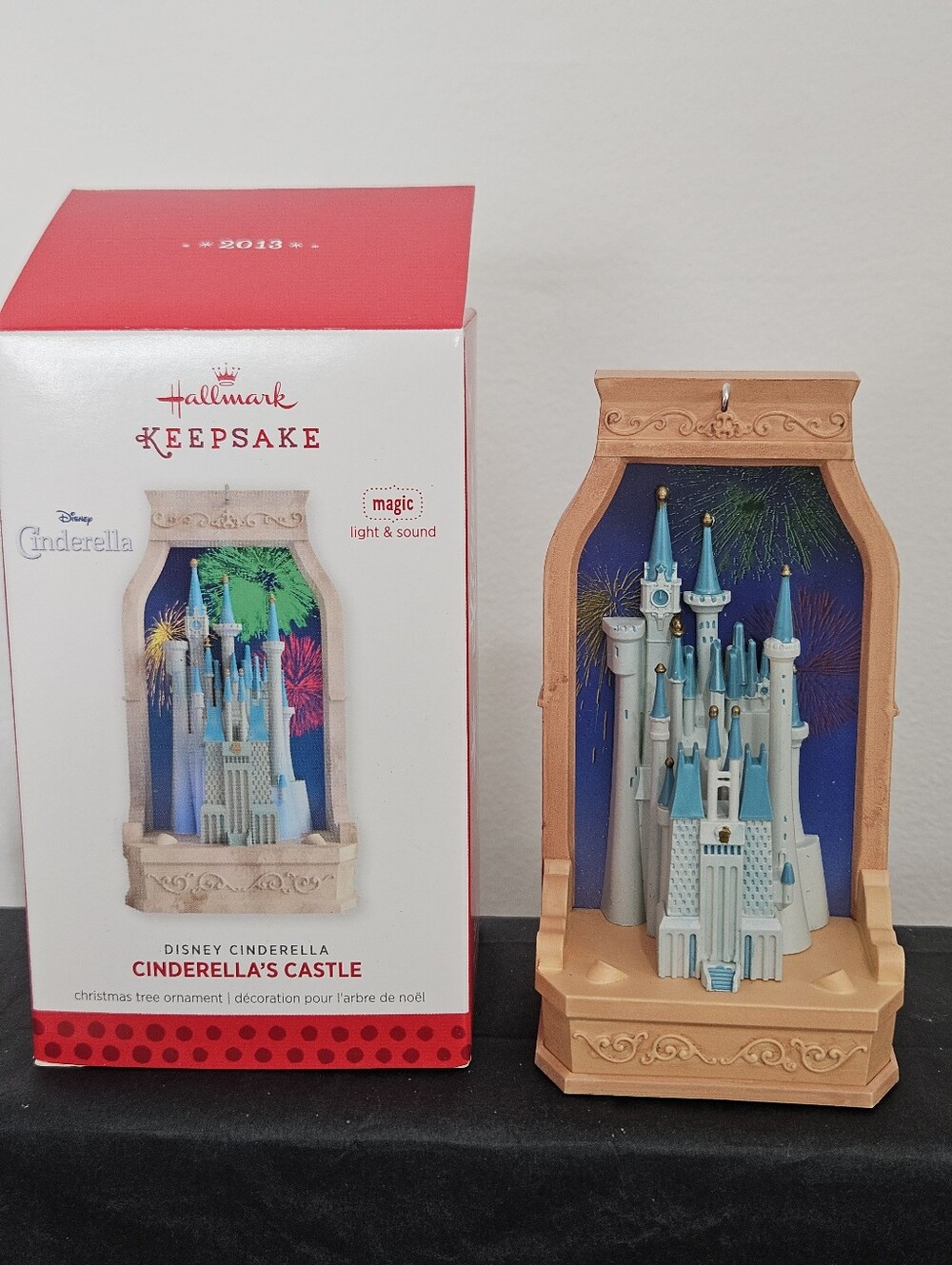 Hallmark Keepsake Ornament: Disney's Cinderella's Castle Light & Sound 2013
